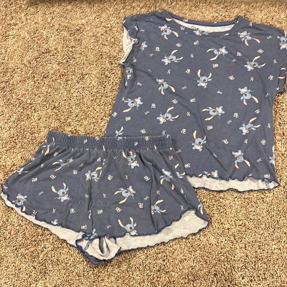 Women’s Stitch pj set! Size small